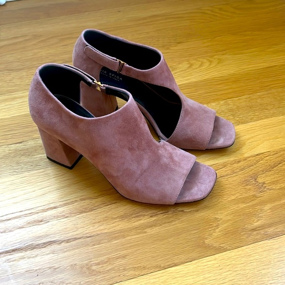 Via Spiga Blush Kid Suede Eladine Heel - Picture 2 of 7